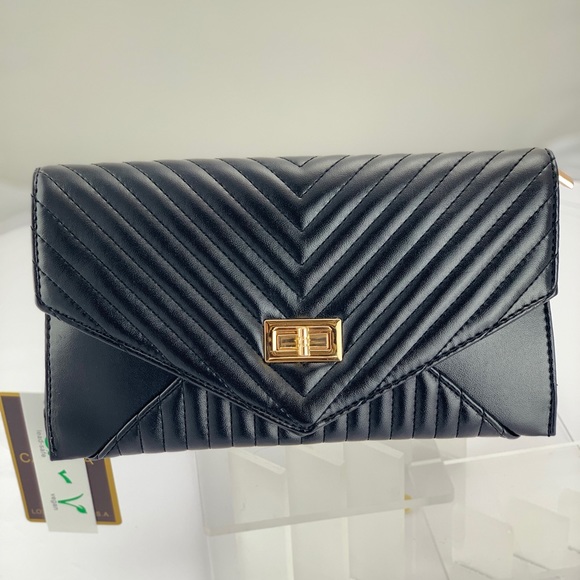 Vegan Black Clutch Converts into Crossbody Purse - Picture 7 of 8